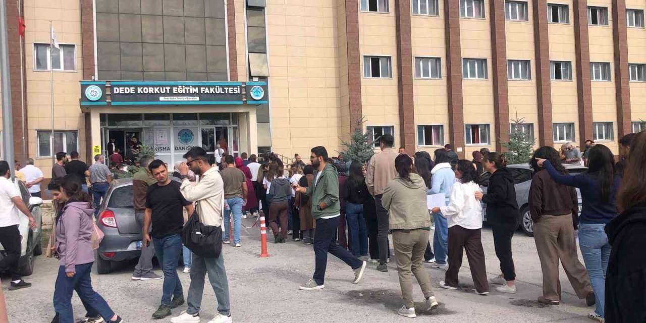 Kars’ta KPSS heyecanı: Adaylar sınav için okullara akın etti