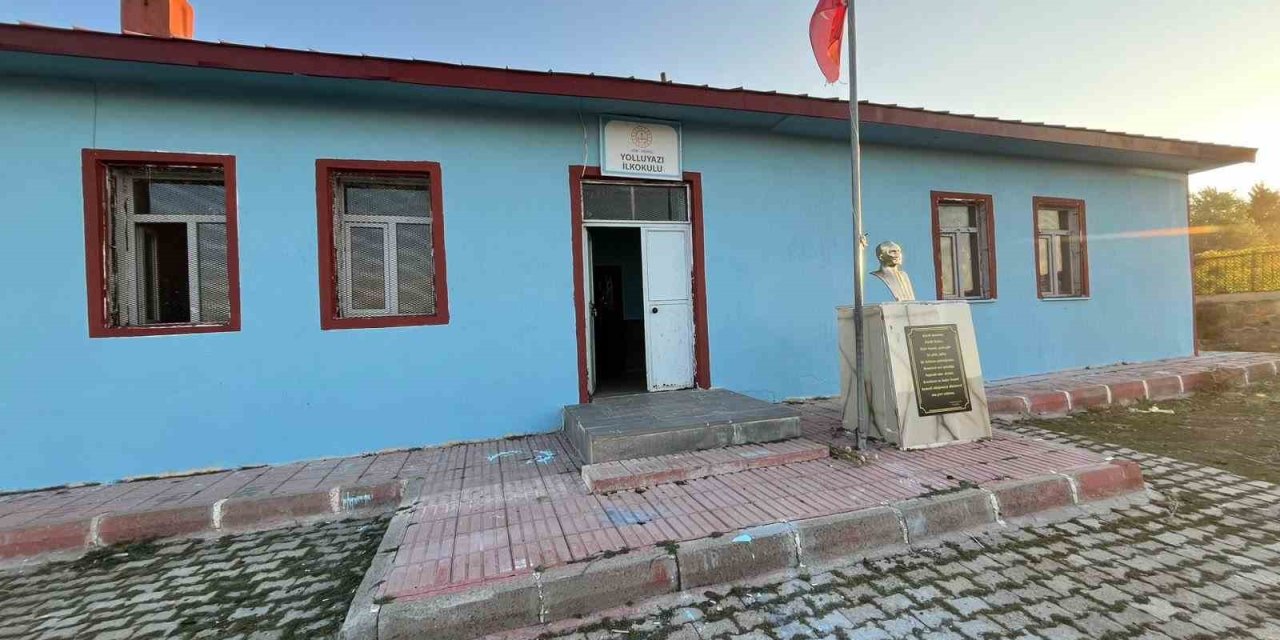Ağrı’da okullar yeni döneme pırıl pırıl hazırlandı
