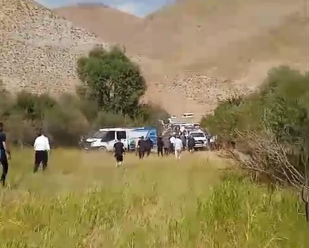 At üstünde dereyi geçmeye çalışırken akıntıya kapılan çoban hayatını kaybetti