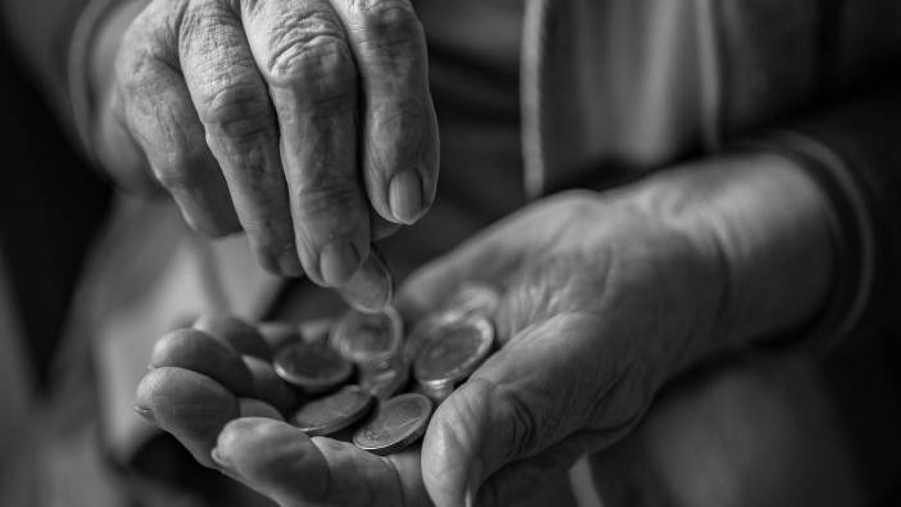 Emeklilerin Rahat Ettiği 3 Şehir Belli Oldu! Büyükşehirlerden Kaçan Bu İllere Yerleşiyor