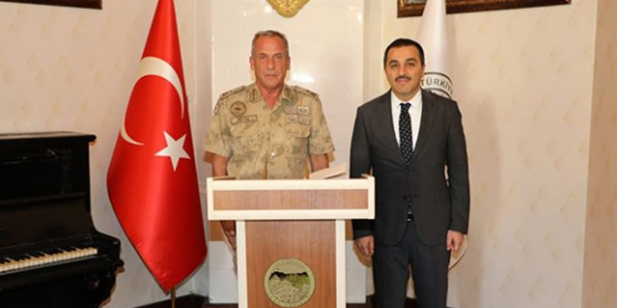 Jandarma Bölge Komutanı Semih Okyar, Vali Öksüz’ü ziyaret etti