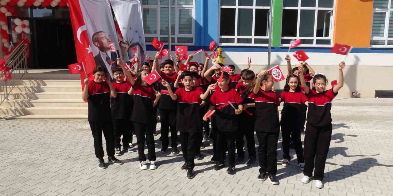 Malatya’da yeni eğitim yılı ilk ders ziliyle başladı
