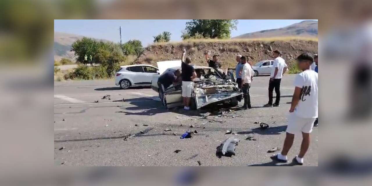 Malatya’da iki araç kafa kafaya çarpıştı: 2 yaralı