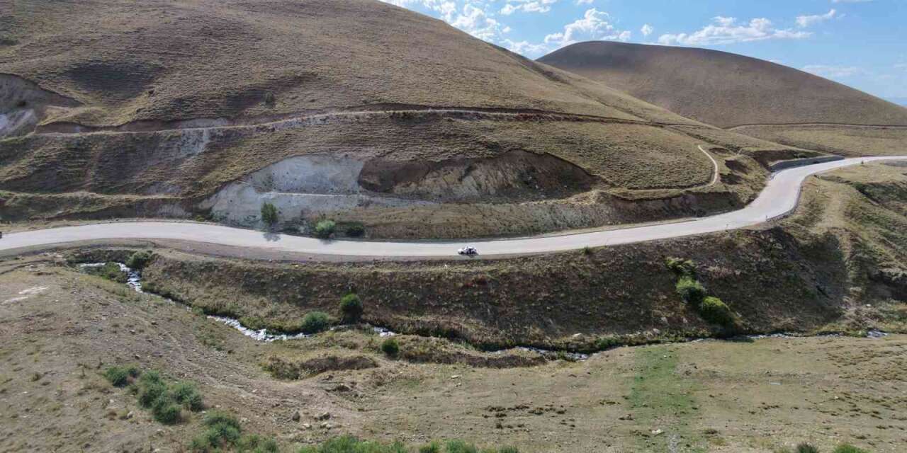 Erzurum’da bir gizemli yol daha: Araçlar vites boştayken yokuş yukarı gidiyor