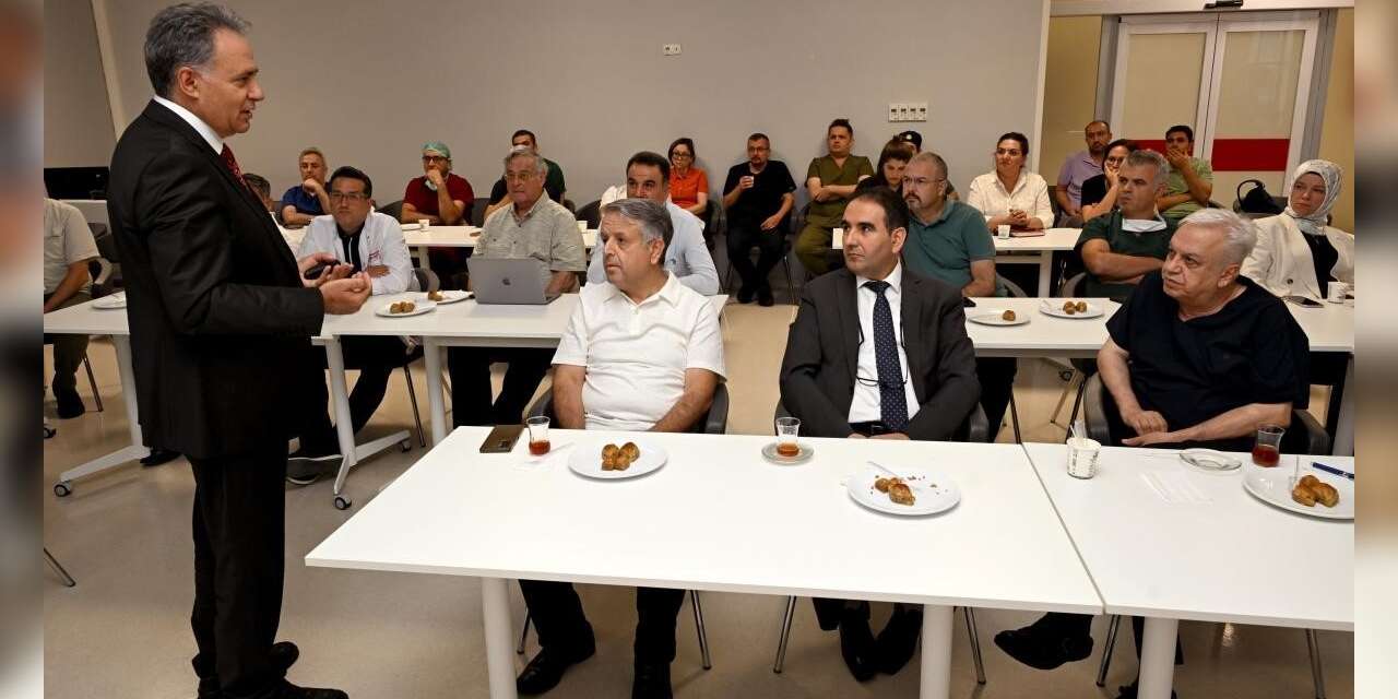 Rektör Akpolat, Karaciğer Nakli Enstitüsünü ziyaret etti