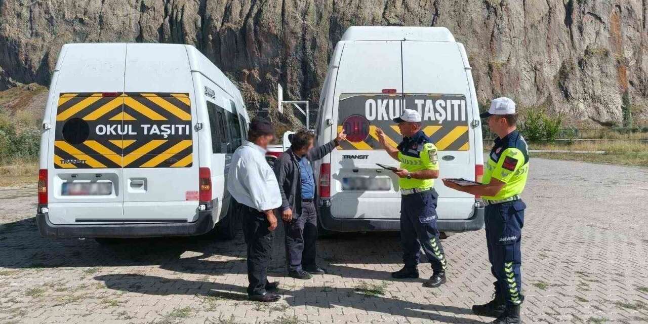 Jandarmadan okul servislerine denetim