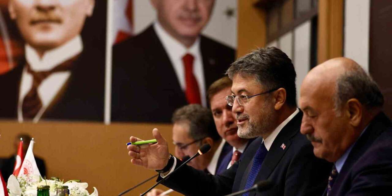 Tarım ve Orman Bakanı Yumaklı Erzincan’da çeşitli temaslarda bulundu