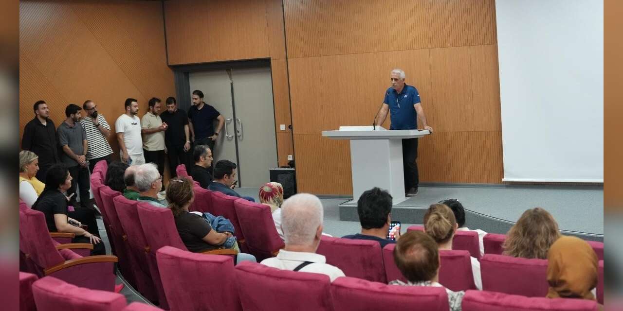 İnönü Üniversitesi’nde akademisyenlere dijital podyum eğitimi