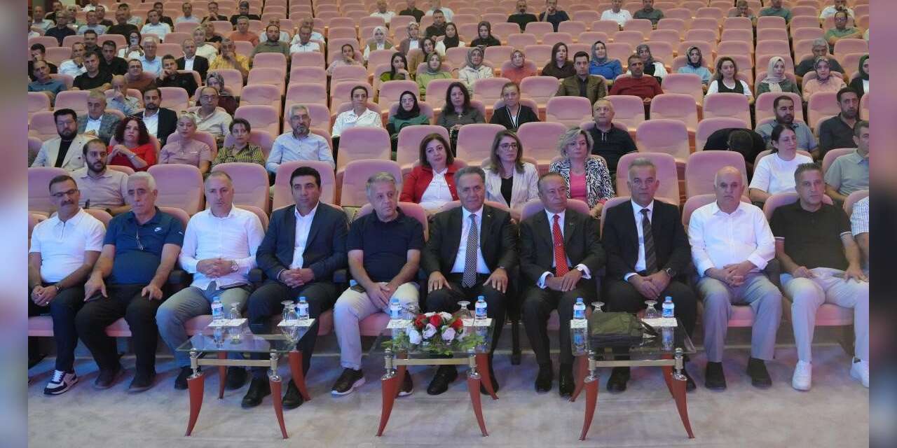 İnönü Üniversitesinde "Protokol, Davranış ve Temsil Kuralları" eğitimi