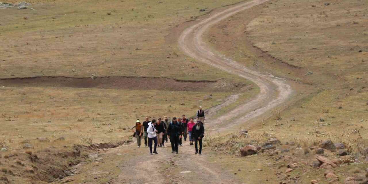 Üç ilin kesiştiği noktada muhteşem rota: Bulutların altında 15 kilometrelik yolculuk