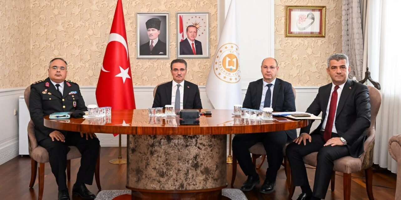 Vali Aydın Baruş, Bakanlar Çiftçi ve Tekin ile "Okul Güvenliği" toplantısına katıldı