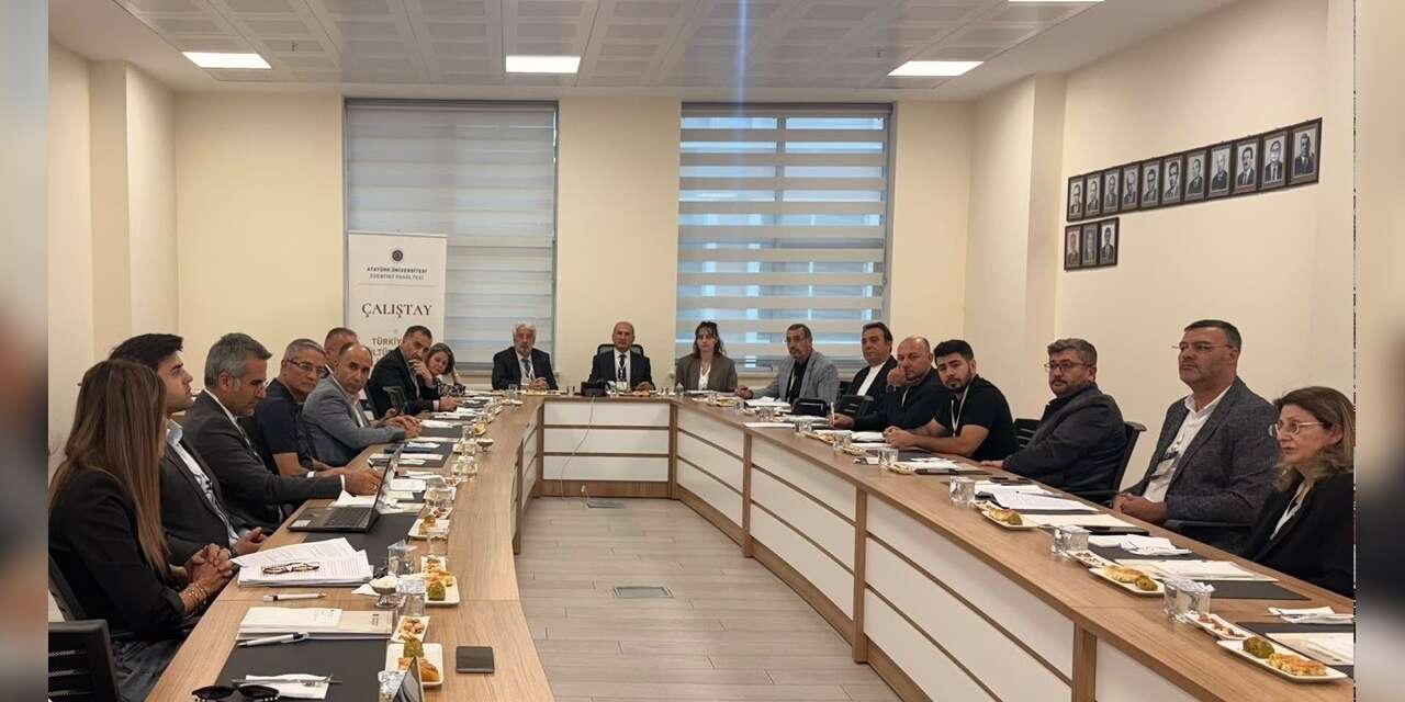 Atatürk Üniversitesinde Türkiye’nin kültürel miras politikaları düzenlenen çalıştayla masaya yatırıldı