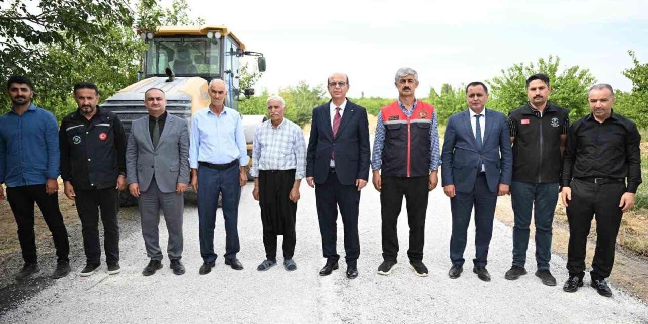 Başkan Geçit, "Yeşilyurt’un her noktasında çalışmalarımız devam ediyor"