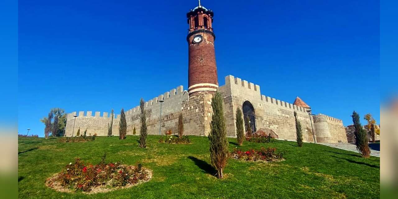 Erzurum’da tarihi Saat Kulesi geçici ziyarete kapatılıyor