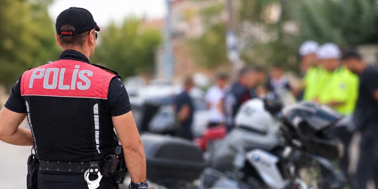 "Dur" ihtarına uymadı, başka bir araca çarpınca yakalandı: 332 bin lira ceza yedi