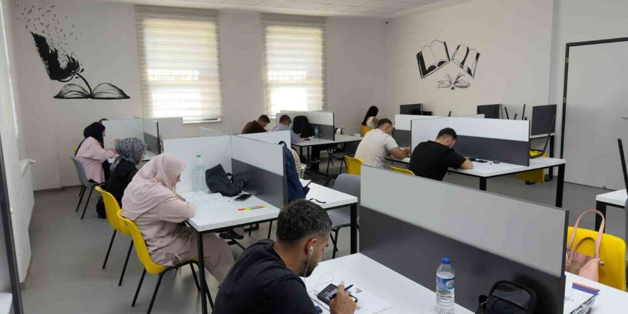 Battalgazi Belediyesi’nden sınava hazırlanan öğrencilere kütüphane desteği