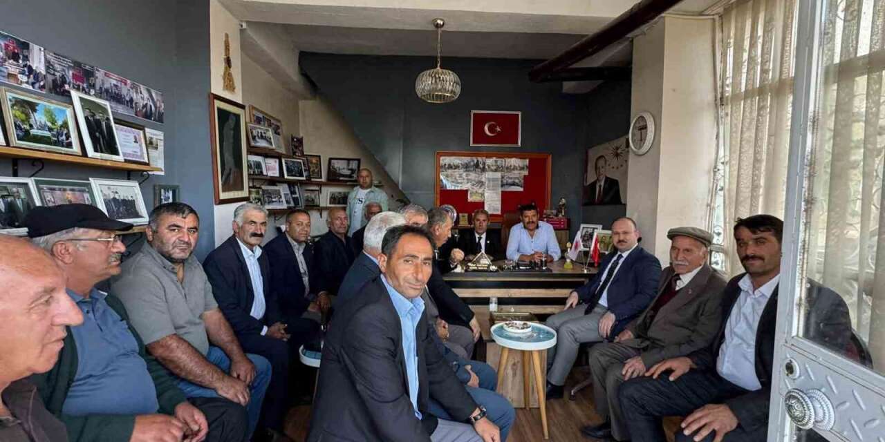 Arpaçay’da Kaymakam Güvenç ve Başkan Elma muhtarlarla buluştu