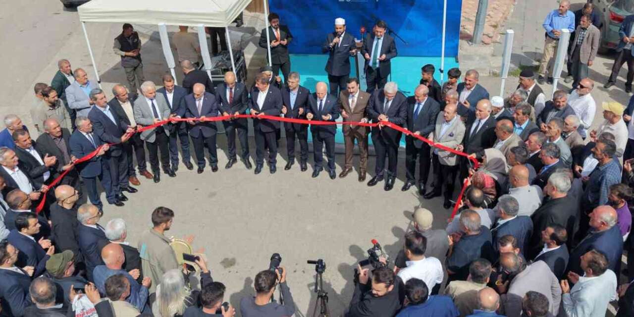 Büyükşehir Çat’taki yatırımlarını törenle hizmete açtı