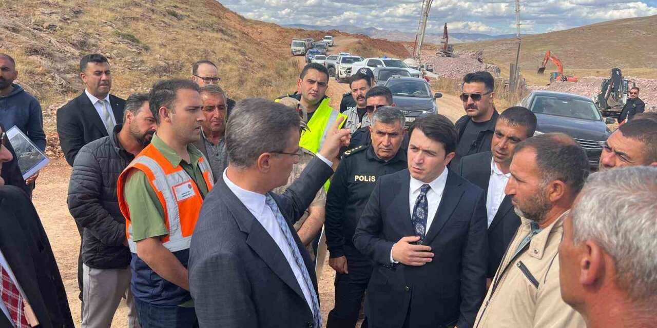 Vali Aydın Baruş’tan Tekman’a çıkarma: Yatırımları inceledi, vatandaşla buluştu
