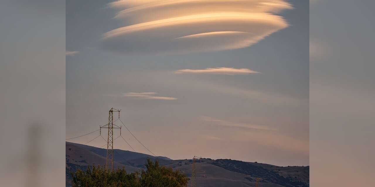 Erzincan’da UFO’yu andıran mercek bulutu ilgi çekti