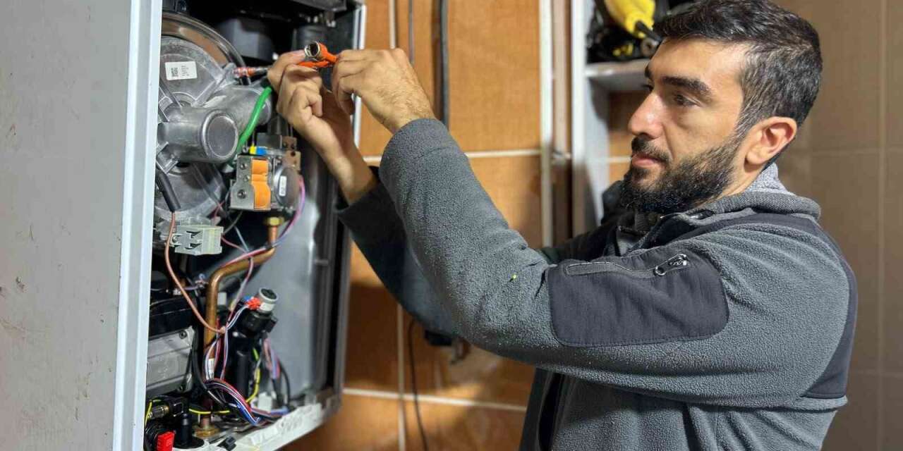 Van’da kombi ustalarının kış mesaisi başladı