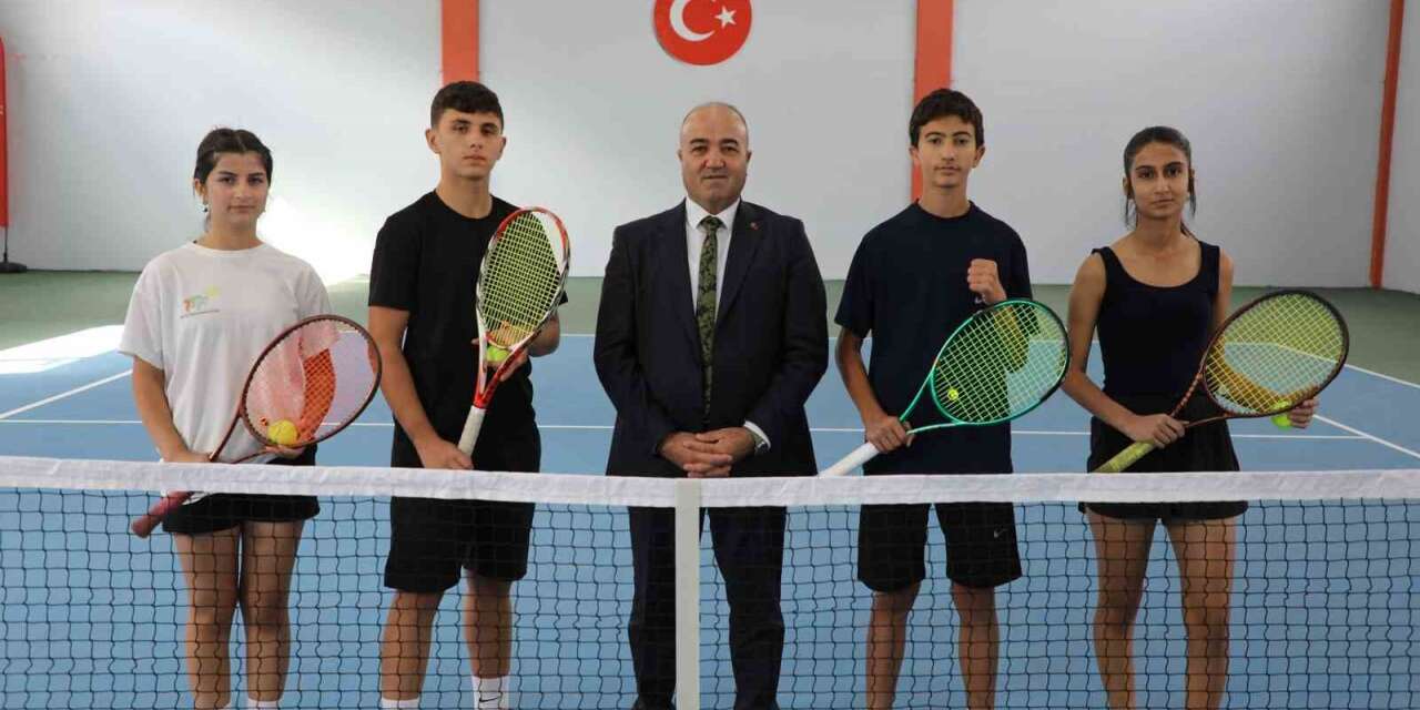 Ağrı’da Türkiye Tenis Ligi Doğu Anadolu Bölgesi Turnuvası başladı