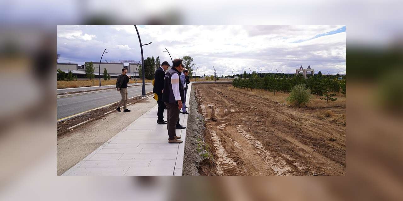 Kampüs yerleşkesindeki çalışmalar Rektör Çakmak tarafından incelendi