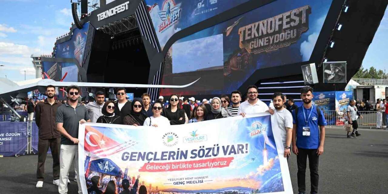 Yeşilyurt Belediyesi’nden gençlere TEKNOFEST gezisi