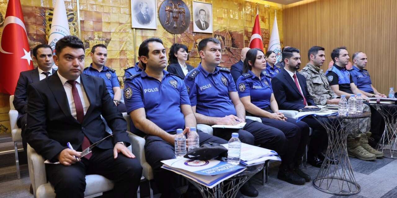 Erzincan’da güvenlik ve asayiş toplantısı gerçekleştirildi