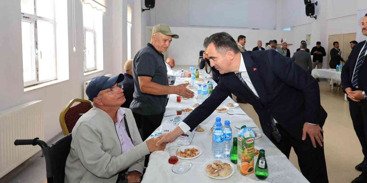 Vali Karakaya’dan ulu çınarlara anlamlı ziyaret
