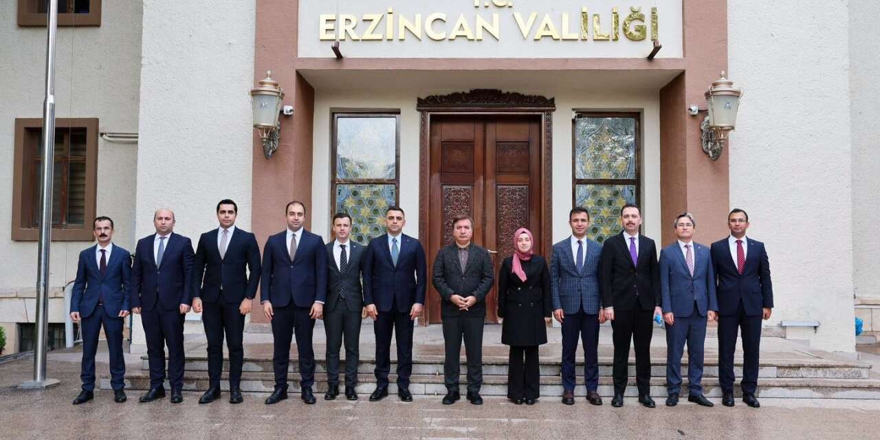 Erzincan’da vali yardımcıları ve kaymakamlarla değerlendirme toplantısı yapıldı