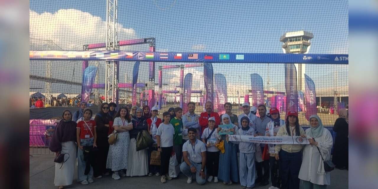 Van Anadolu İmam Hatip Lisesi öğrencileri Güneydoğu TEKNOFEST’e katıldı