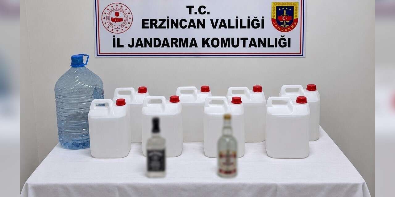 Erzincan’da kaçak içki operasyonunda 40 litre etil alkol ele geçirildi