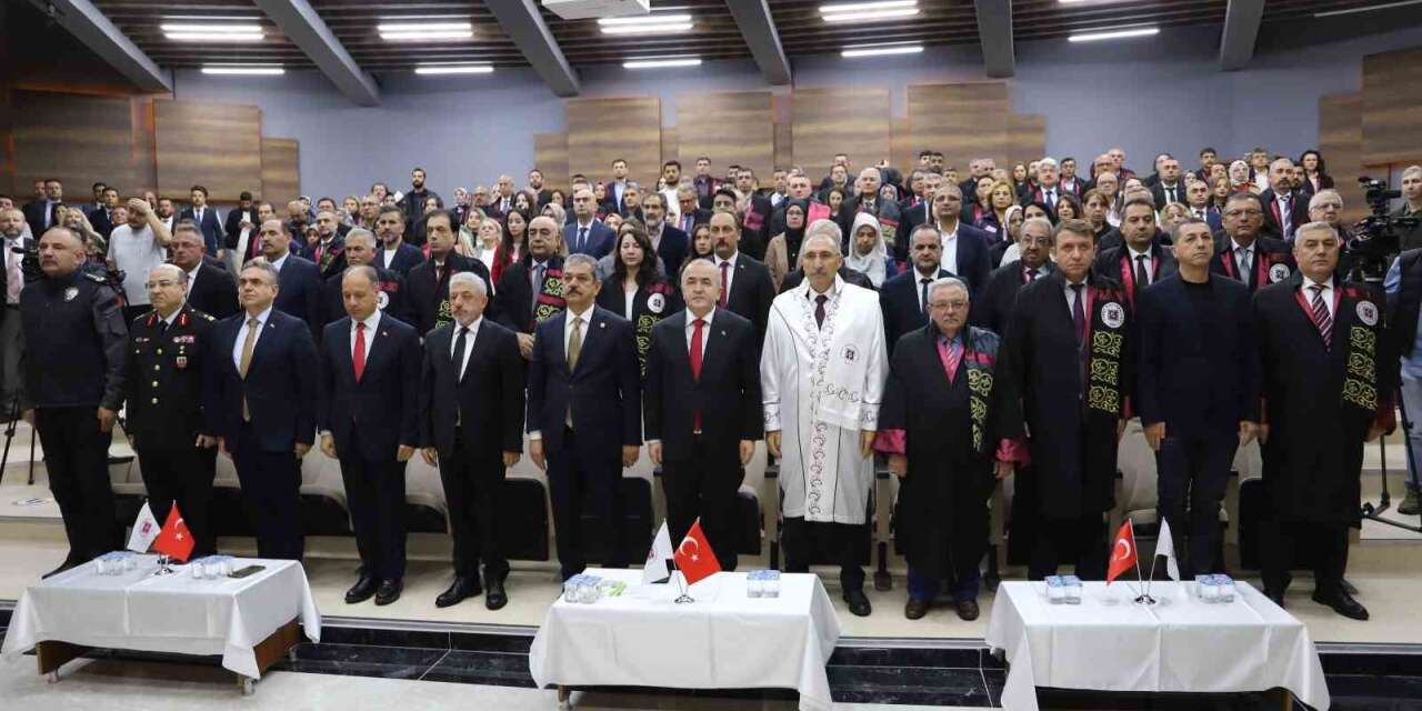 Fırat Üniversitesi’nde yeni akademik yıl başladı