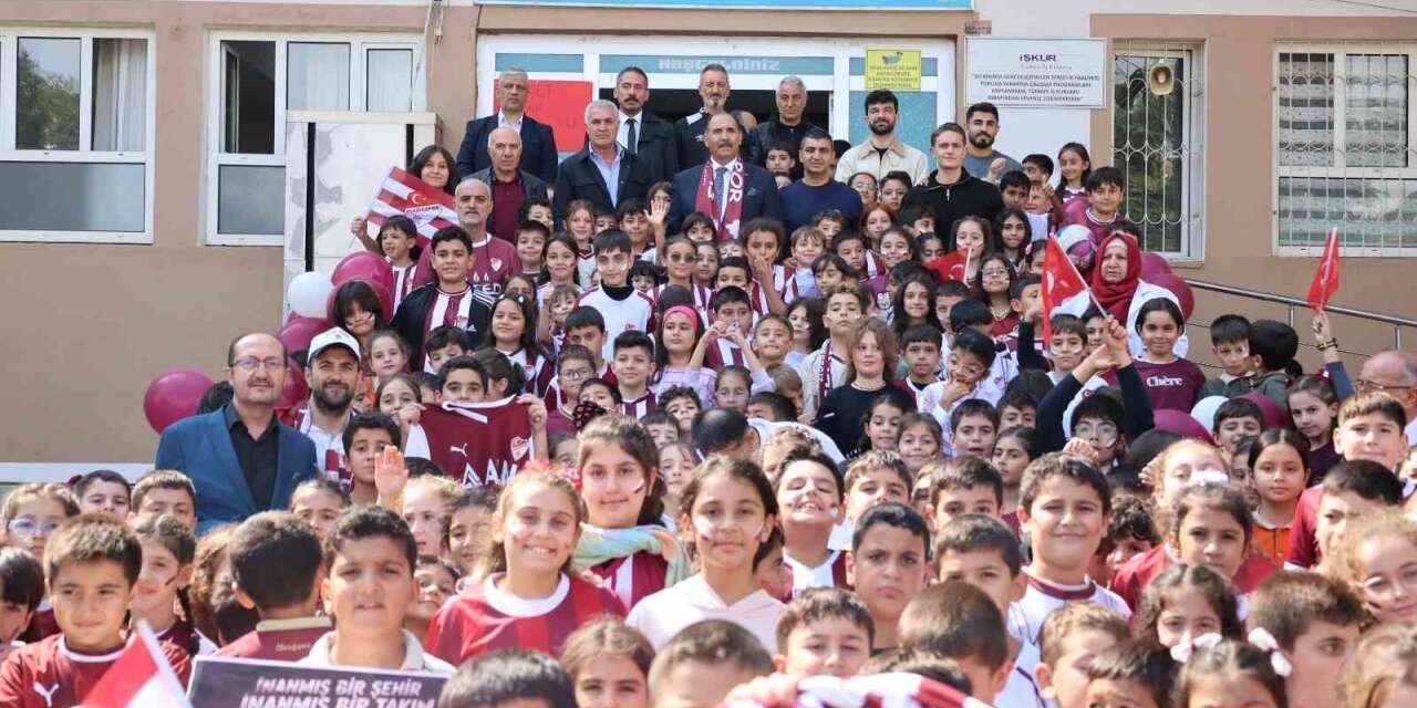 Elazığspor sevgisi Bahçelievler İlkokulu’nda