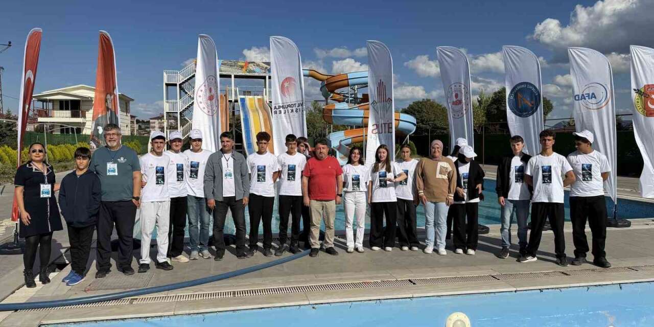 Tatvan’da gençler Van Gölü’nün su altını MikroROV’larla keşif için ilk adımı attı