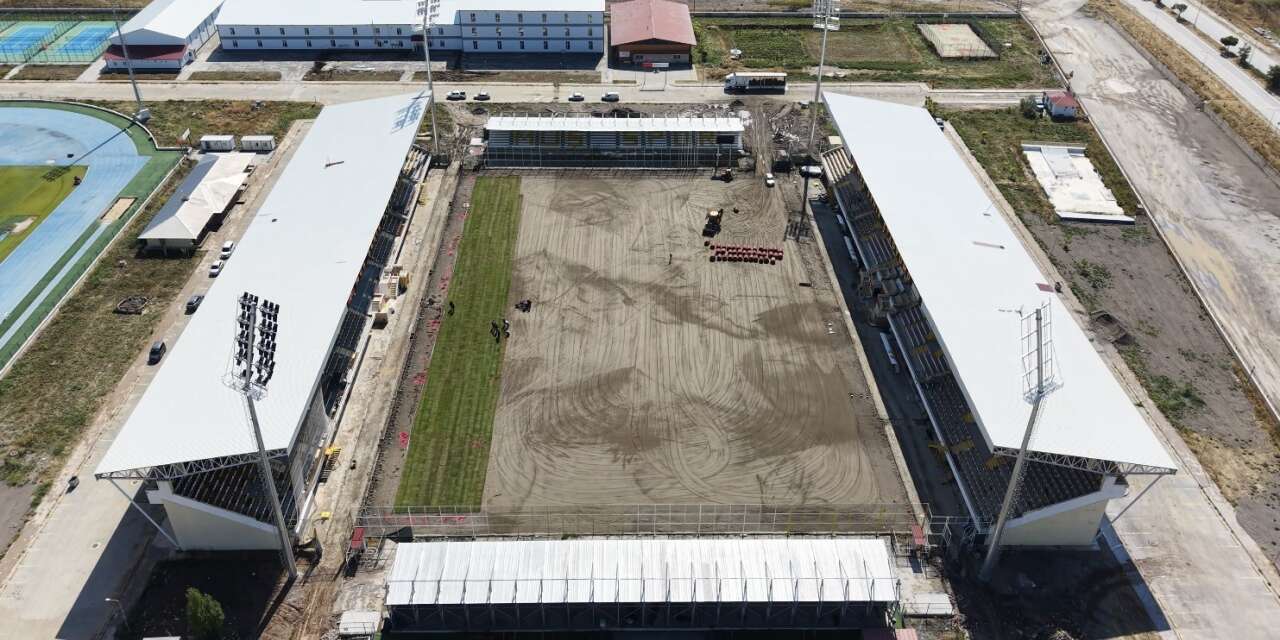 Muş Şehir Stadyumu’nda zemin yenileniyor