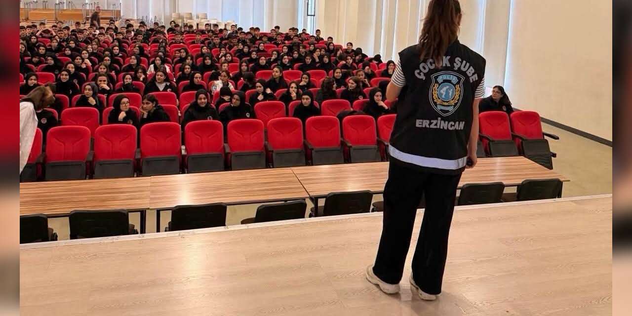 Çocuk polisi, Erzincan’da öğrencileri suçlara karşı bilgilendirdi