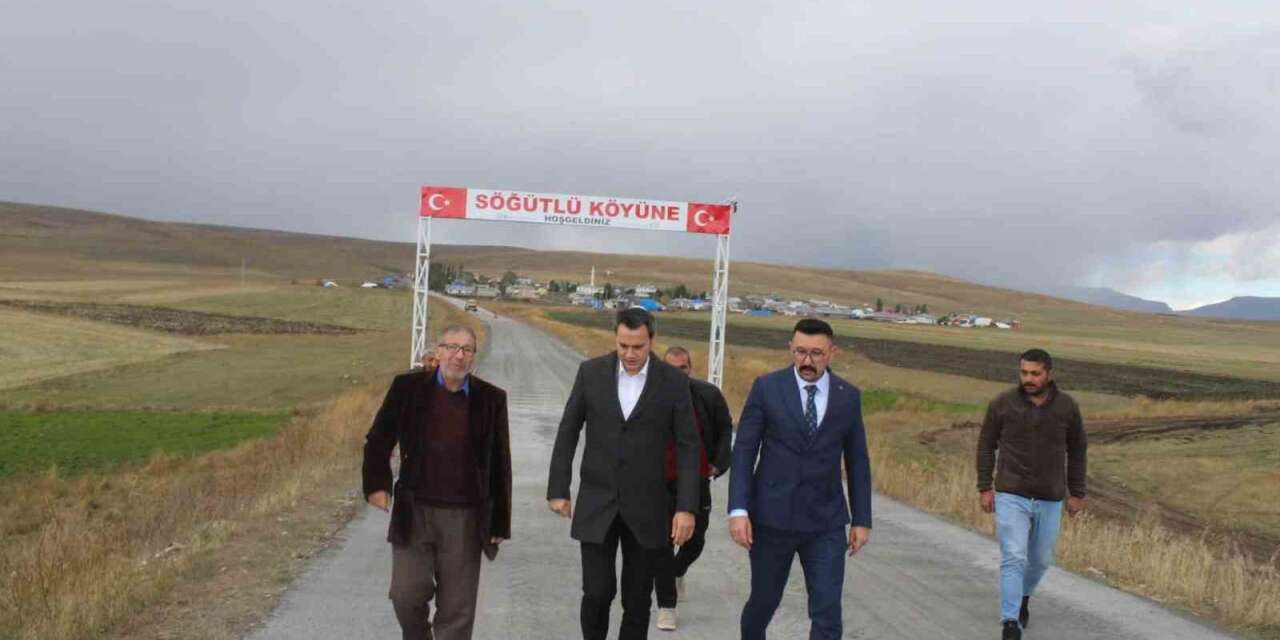 Selim’de köy yollarındaki beton yol çalışmaları yerinde incelendi