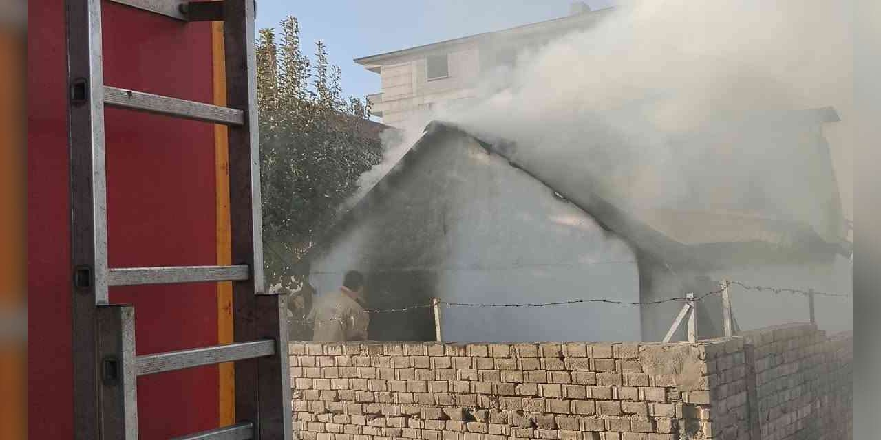 Bingöl’de odunluk yangını büyümeden söndürüldü