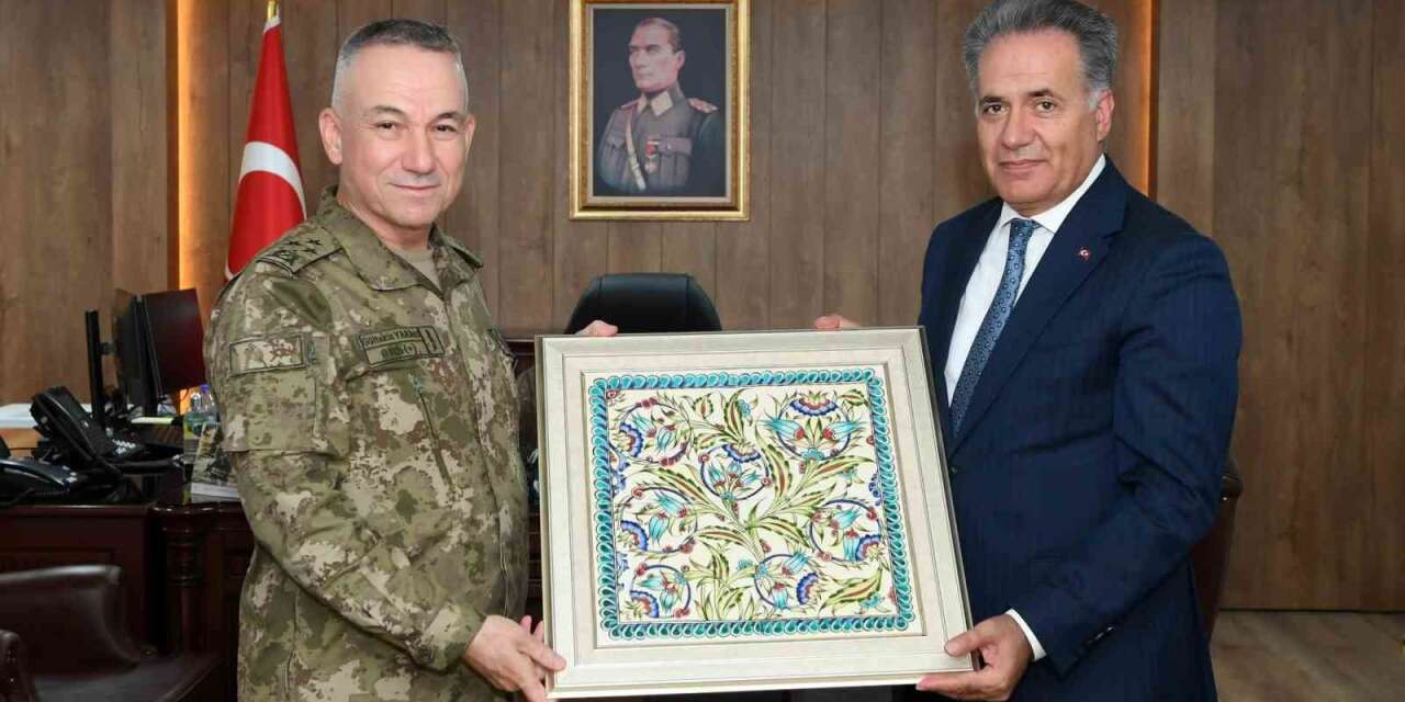 Rektör Akpolat’tan 2.Ordu Komutanı Gültekin Yaralı’ya ziyaret