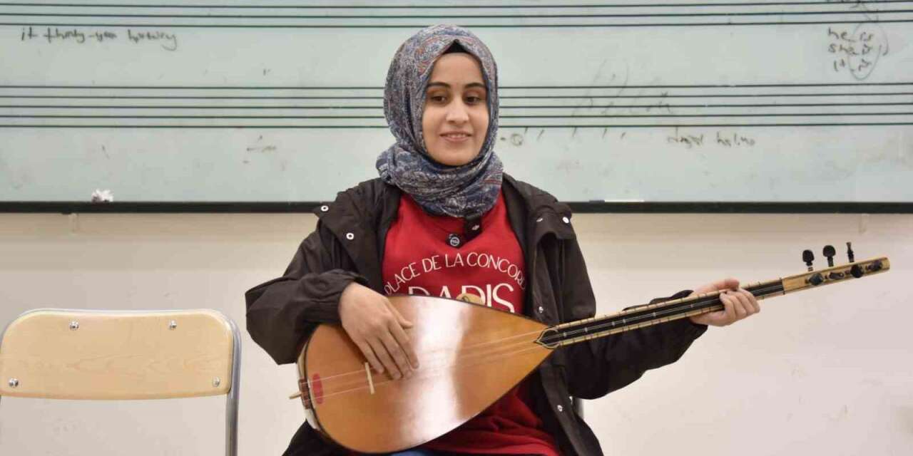 Büyükşehir Belediyesi’nin ücretsiz YKS kursları Rabia’yı hayaline kavuşturdu
