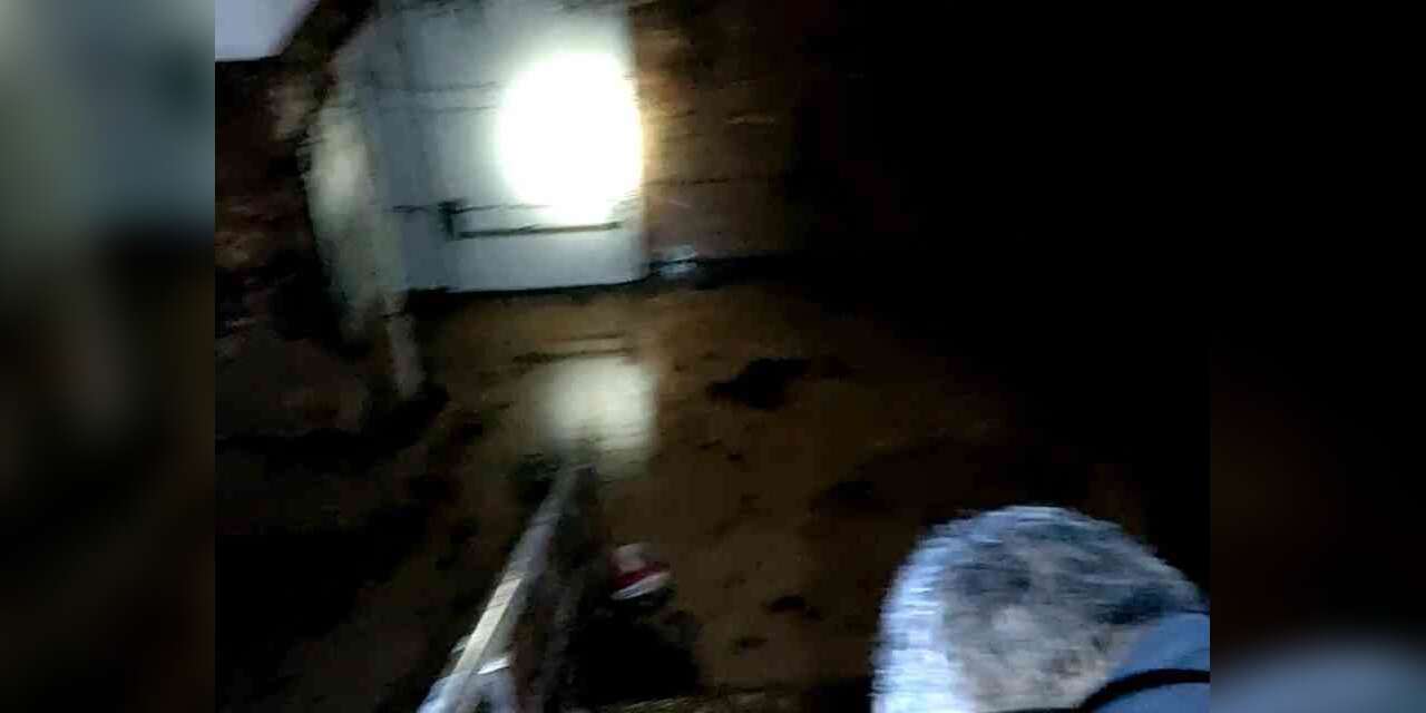 Elazığ itfaiyesi, yağıştan dolayı 7 saattir aralıksız su çekiyor