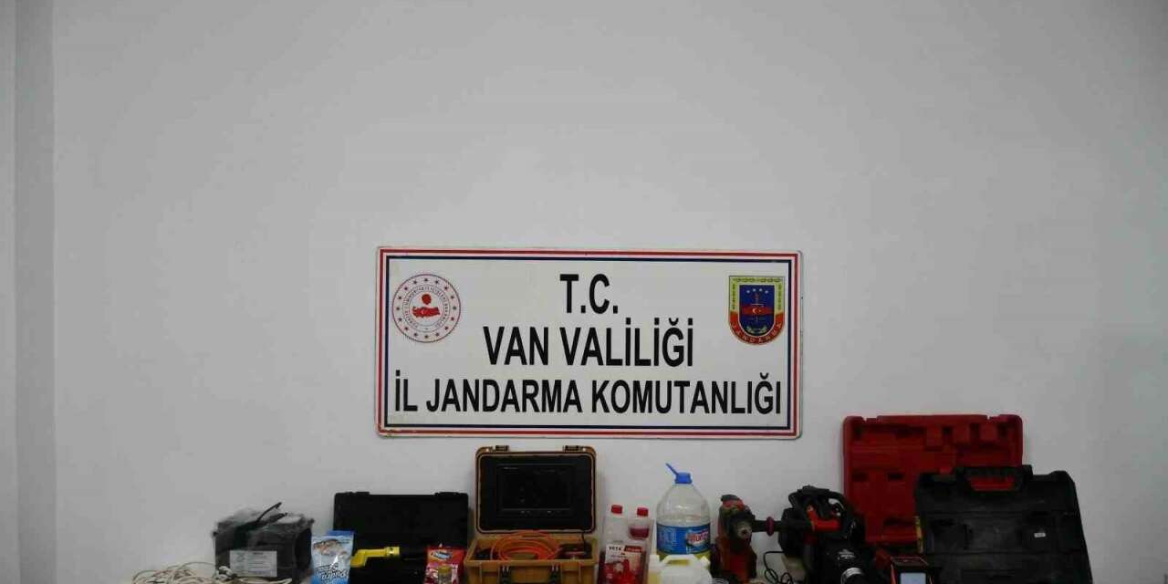 El yapımı patlayıcıyla kaya mezarda define arayanlara suçüstü