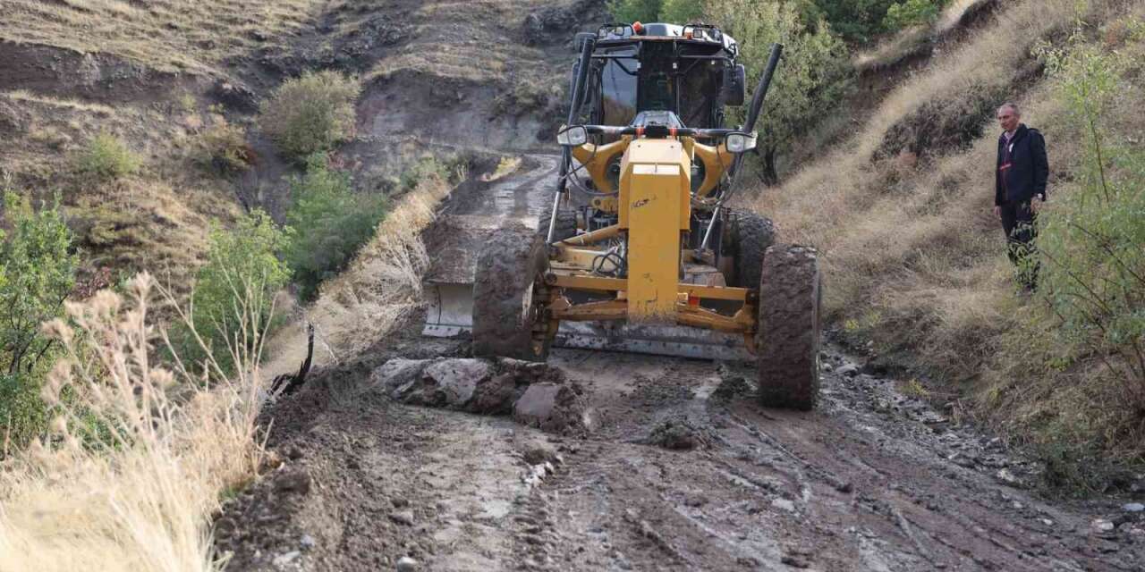 Elazığ’da su taşkınları yaşanan bölgede çalışmalar sürüyor