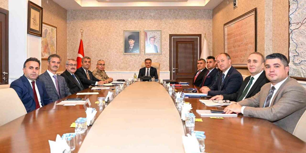 Erzurum’da gençlerin dijital dünyası masaya yatırıldı