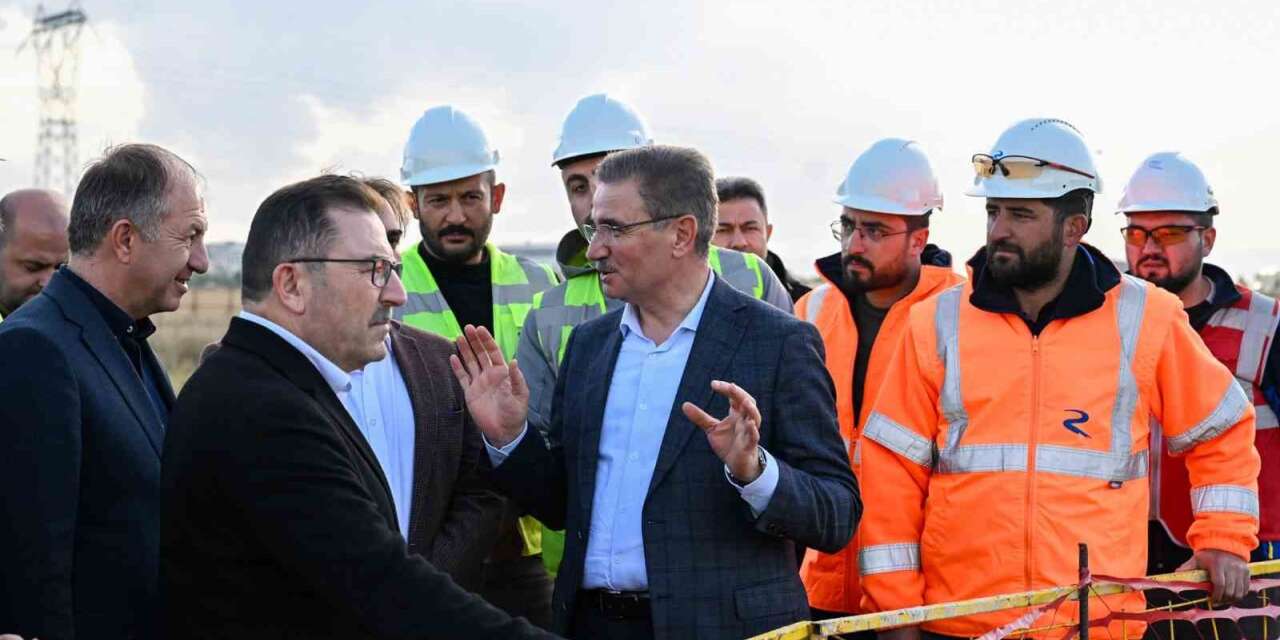 Vali Baruş ve Milletvekili Altınok’tan yeni stadyum inşaatına çıkarma