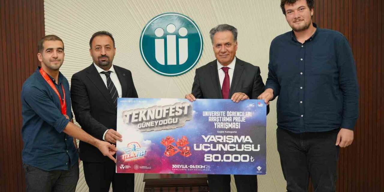 Rektör Akpolat’ tan TEKNOFEST’26’da Türkiye üçüncüsü olan öğrencilere tebrik