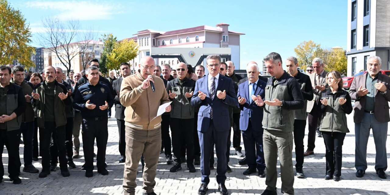 Hayır çarşısı "Gazze’ye Umut Ol"  açıldı
