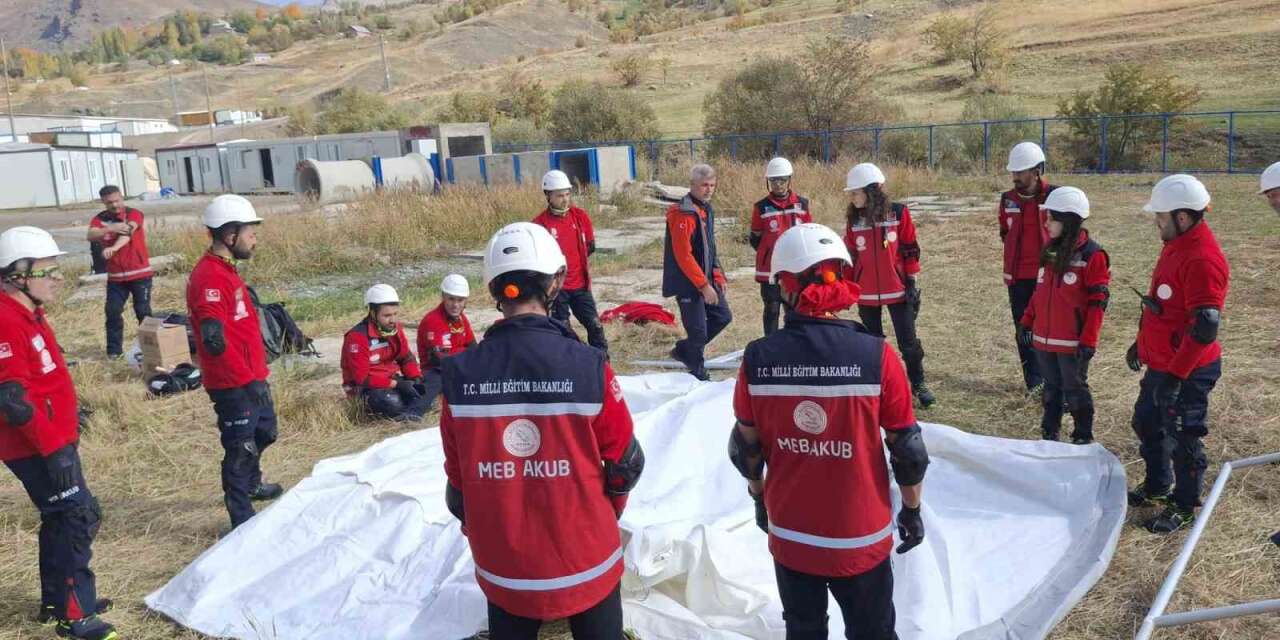 Hakkâri’de MEB AKUB ekibine AFAD eğitimi